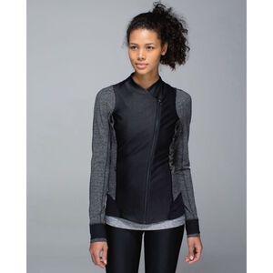 Lululemon Emerge Renewed Jacket
Black / Giant Herringbone Black Heathered Black